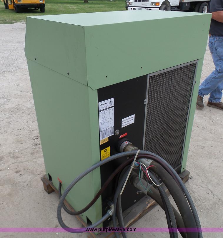 image for item N9464 Sullair SR325 refrigerated air dryer