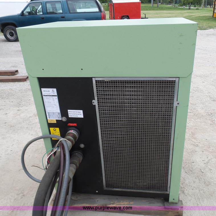 image for item N9464 Sullair SR325 refrigerated air dryer