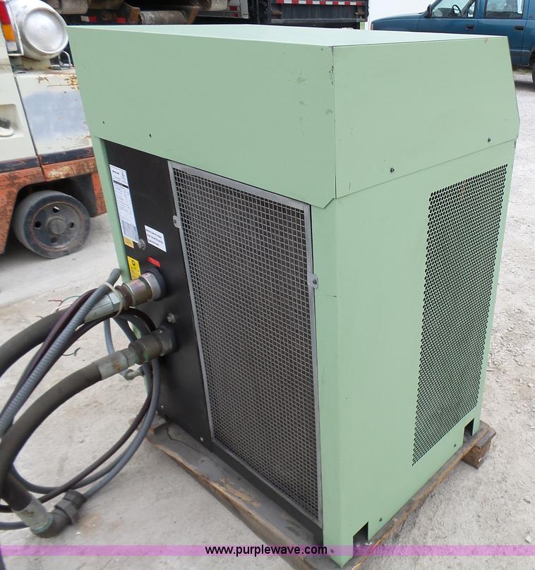 image for item N9464 Sullair SR325 refrigerated air dryer