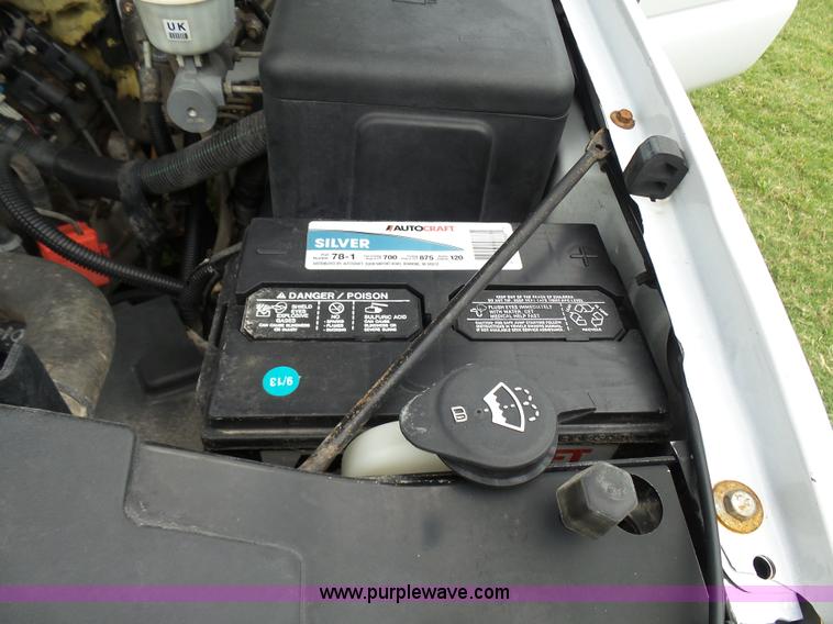 image for item N9465 2004 GMC Sierra 2500HD Ext. Cab pickup truck