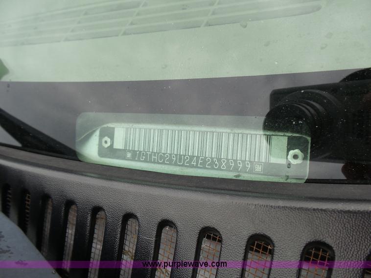 image for item N9465 2004 GMC Sierra 2500HD Ext. Cab pickup truck