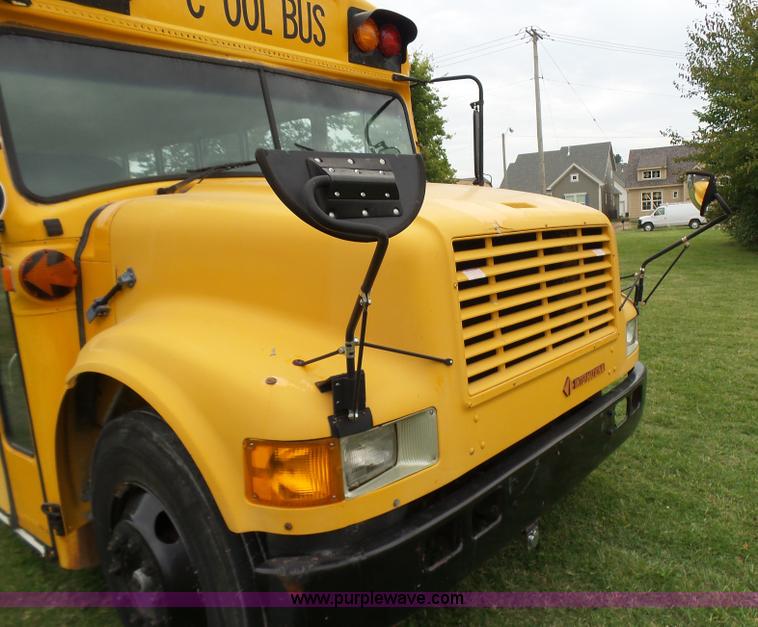 image for item N9467 1990 International 3700 bus