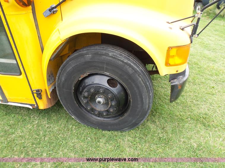 image for item N9467 1990 International 3700 bus