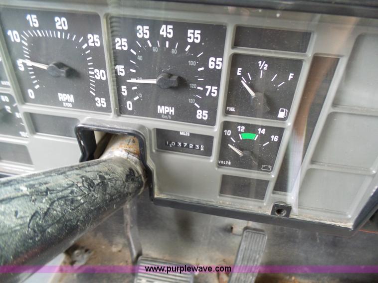 image for item N9467 1990 International 3700 bus