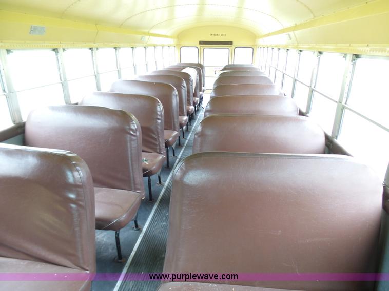 image for item N9467 1990 International 3700 bus