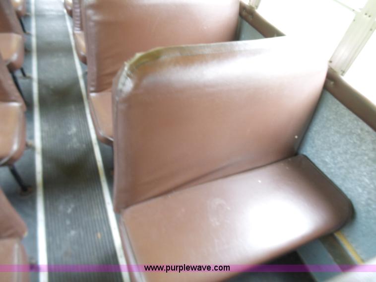 image for item N9467 1990 International 3700 bus