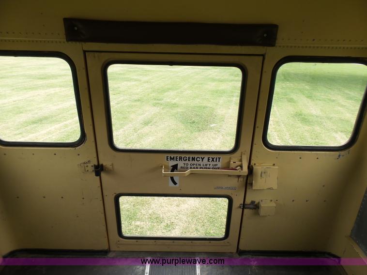 image for item N9467 1990 International 3700 bus