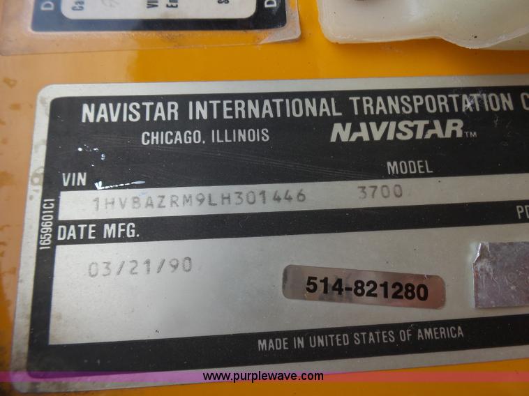 image for item N9467 1990 International 3700 bus