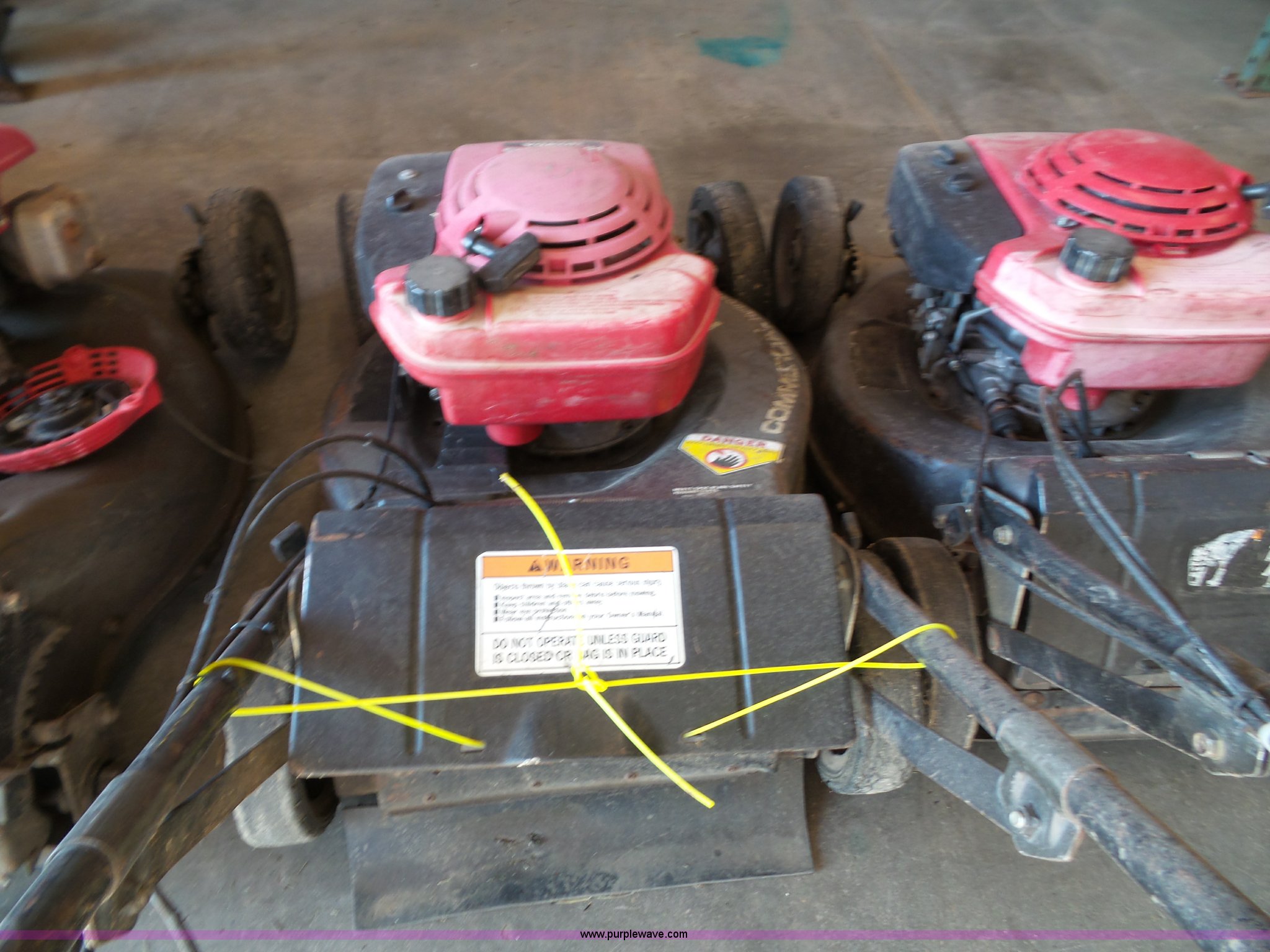(4) Honda HRC lawn mowers in Topeka, KS Item CD9051 sold Purple Wave
