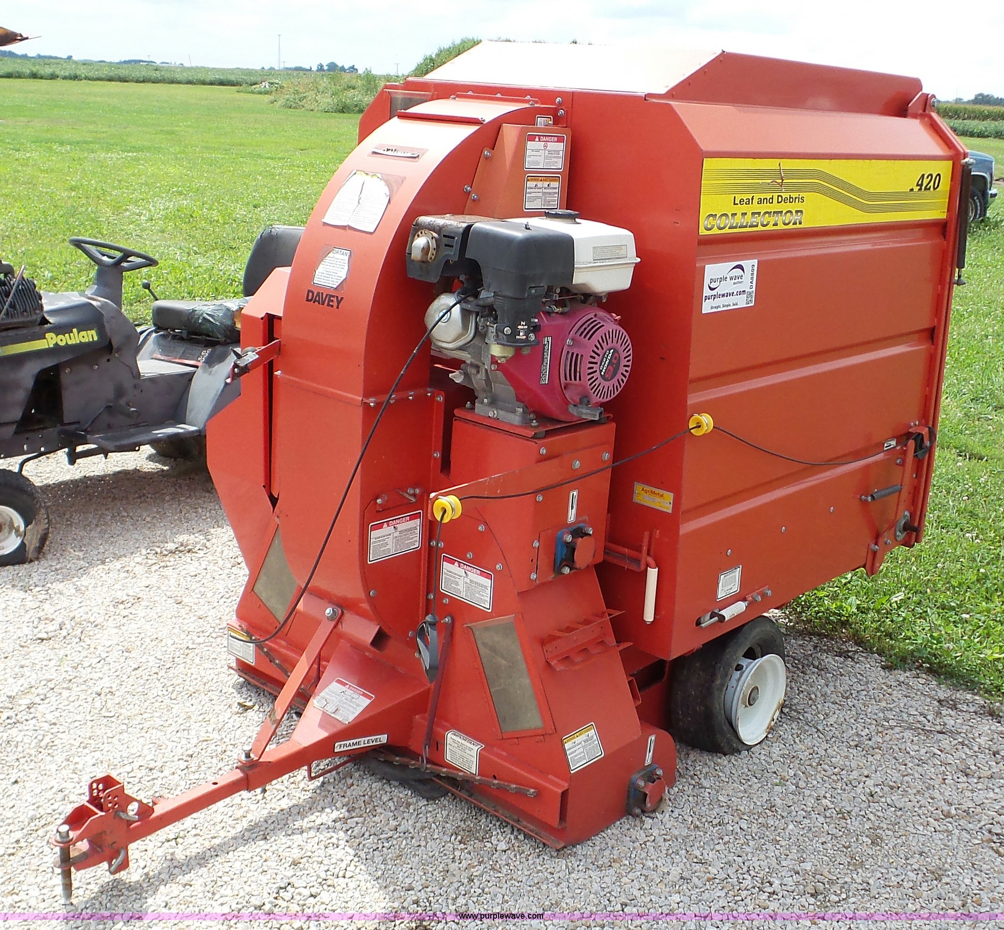 Agrimetal 4420 leaf and debris collector in Clinton, IL | Item