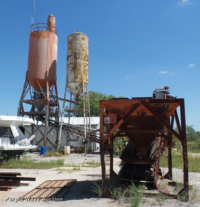 image for item AG9434 1977 Ross concrete batch plant