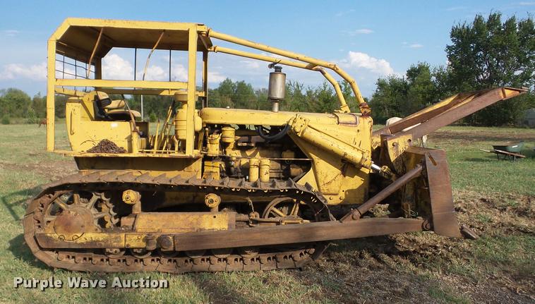 image for item AG9448 Caterpillar D6 dozer