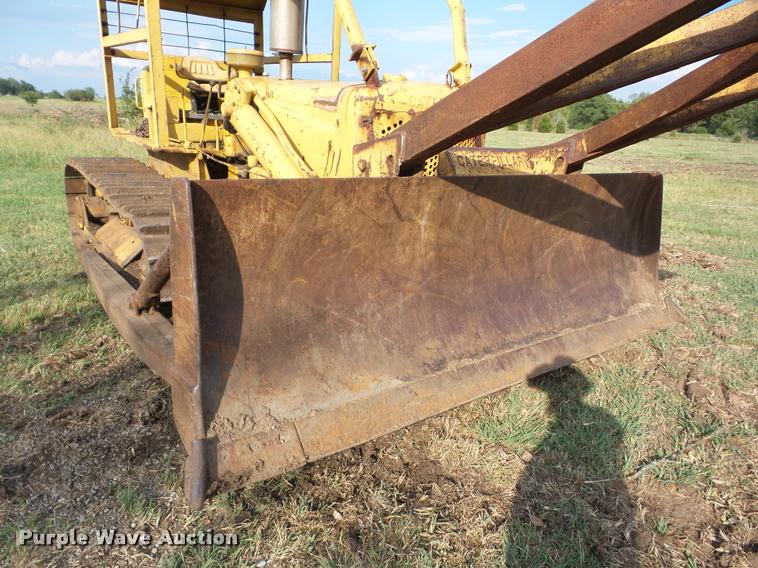 image for item AG9448 Caterpillar D6 dozer