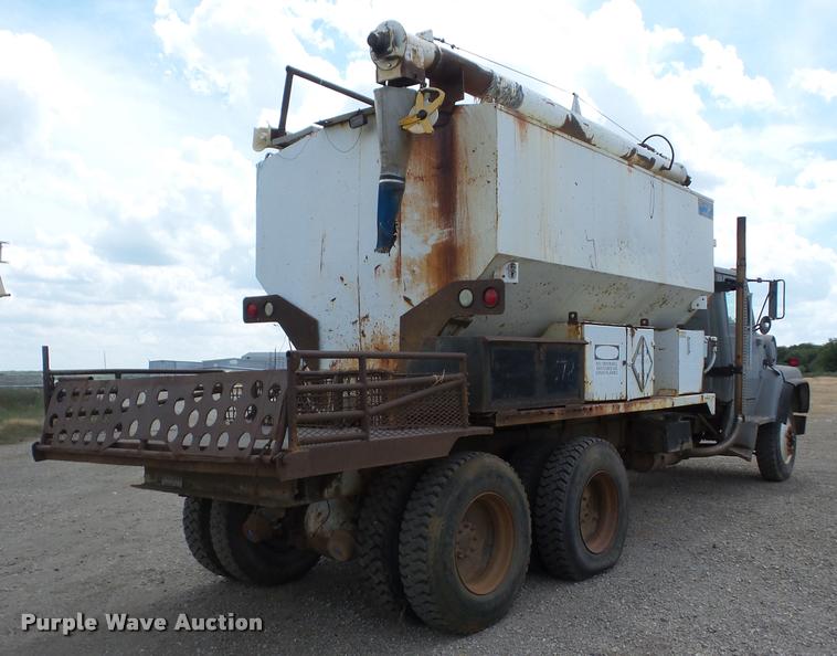 image for item AG9454 1997 Ford LNT8000 ANFO bulk handling truck
