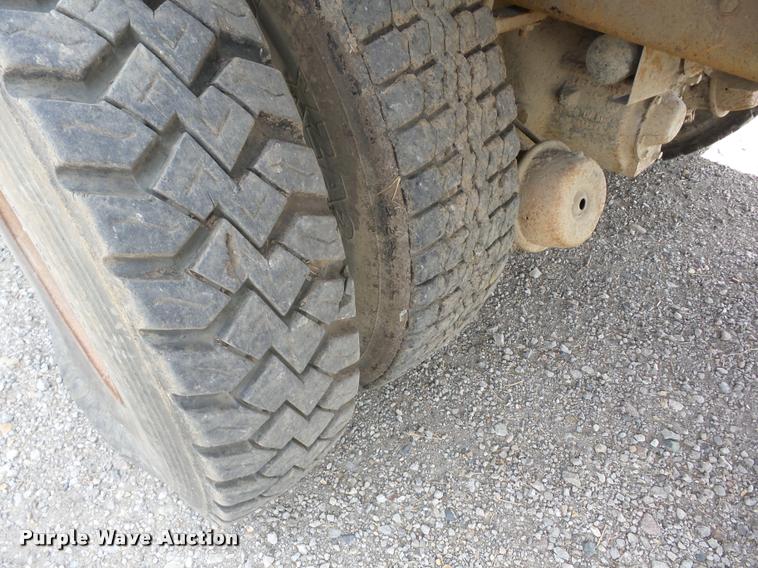 image for item AG9454 1997 Ford LNT8000 ANFO bulk handling truck