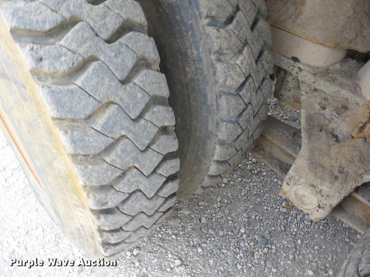 image for item AG9454 1997 Ford LNT8000 ANFO bulk handling truck