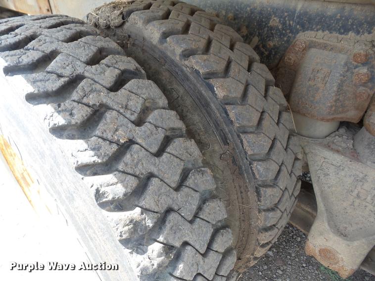 image for item AG9454 1997 Ford LNT8000 ANFO bulk handling truck