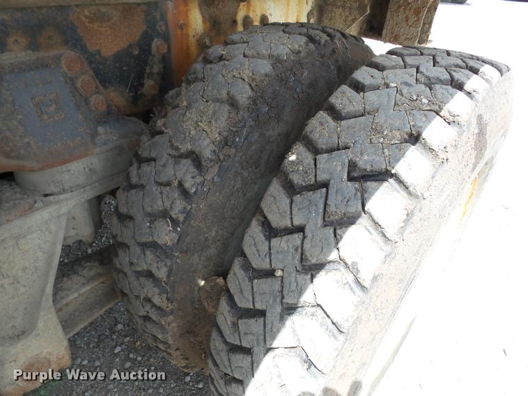 image for item AG9454 1997 Ford LNT8000 ANFO bulk handling truck