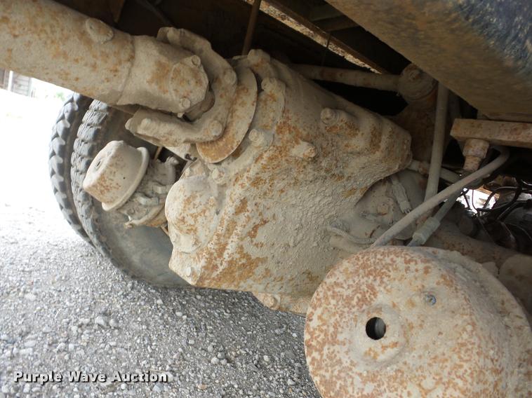 image for item AG9454 1997 Ford LNT8000 ANFO bulk handling truck