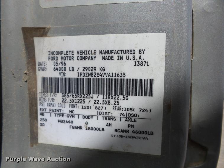 image for item AG9454 1997 Ford LNT8000 ANFO bulk handling truck