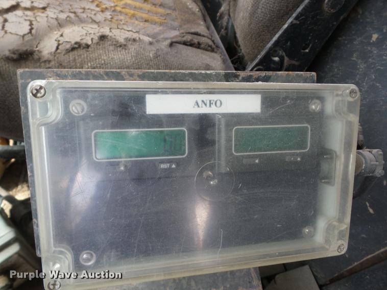 image for item AG9454 1997 Ford LNT8000 ANFO bulk handling truck