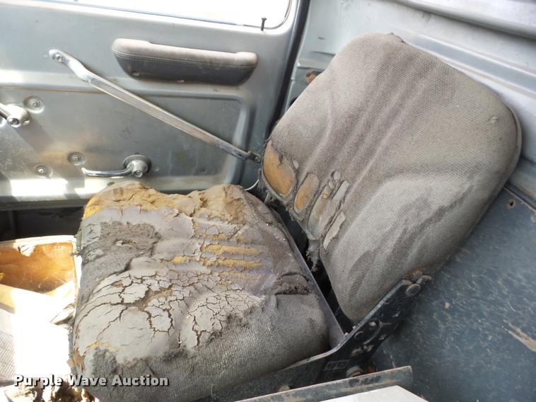 image for item AG9454 1997 Ford LNT8000 ANFO bulk handling truck