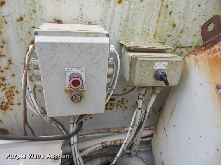 image for item AG9454 1997 Ford LNT8000 ANFO bulk handling truck