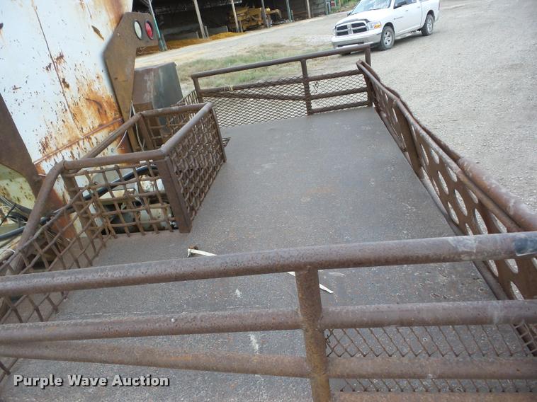 image for item AG9454 1997 Ford LNT8000 ANFO bulk handling truck