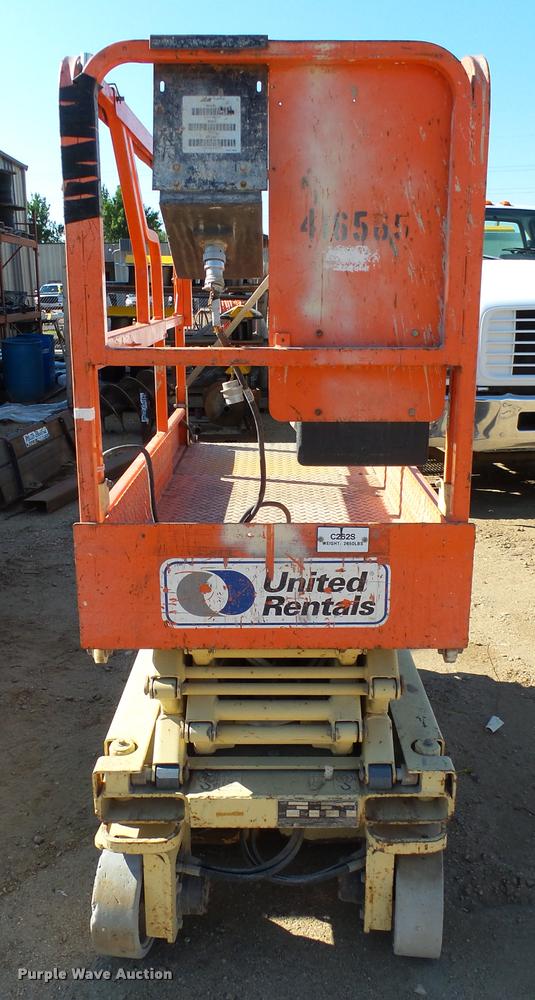 image for item AL9132 JLG 1932E2 scissor lift
