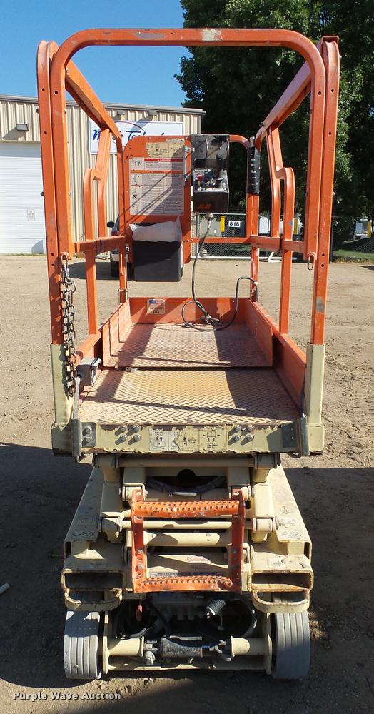 image for item AL9132 JLG 1932E2 scissor lift