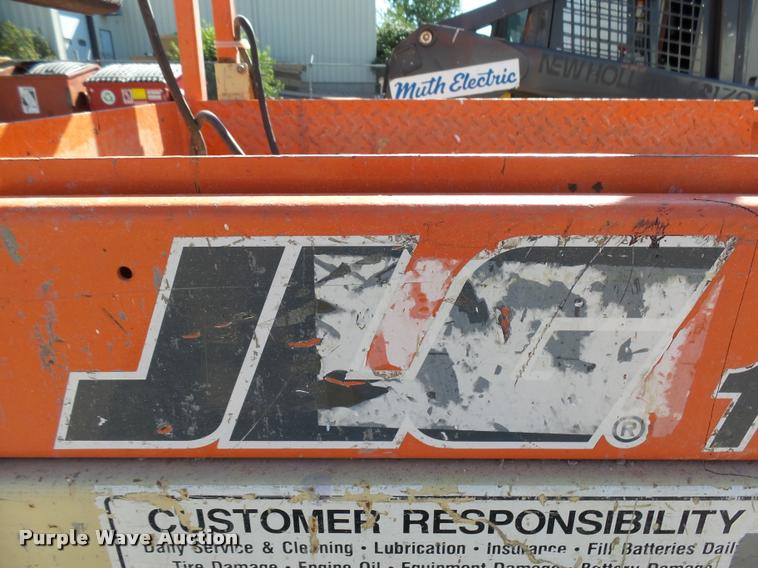 image for item AL9132 JLG 1932E2 scissor lift