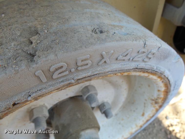 image for item AL9132 JLG 1932E2 scissor lift