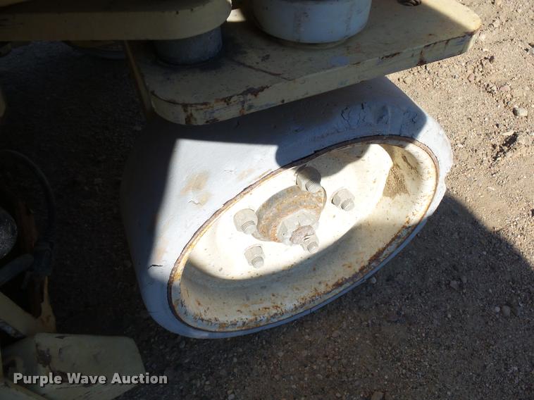 image for item AL9132 JLG 1932E2 scissor lift