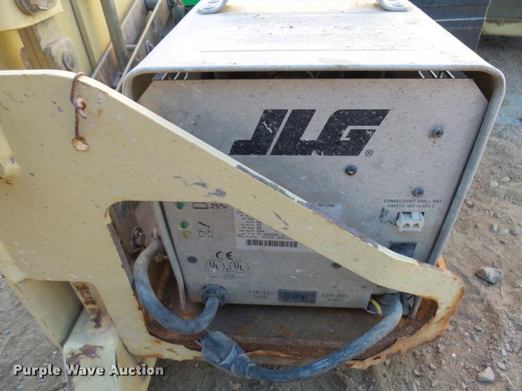 image for item AL9132 JLG 1932E2 scissor lift