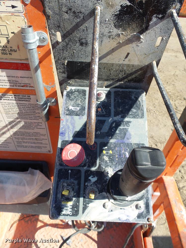 image for item AL9132 JLG 1932E2 scissor lift