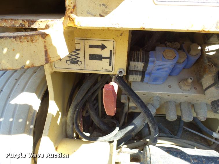 image for item AL9132 JLG 1932E2 scissor lift