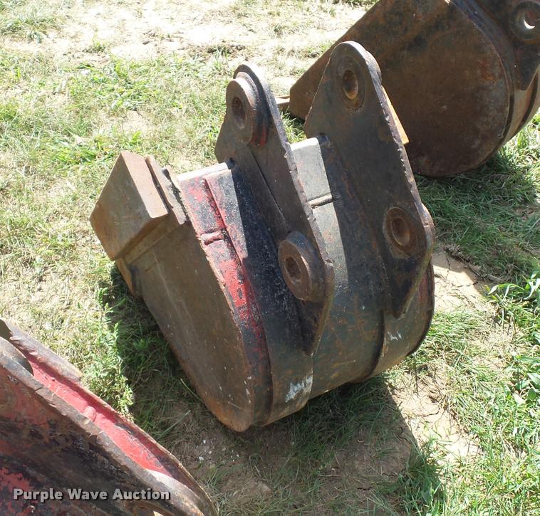 image for item BG9710 Compact excavator bucket