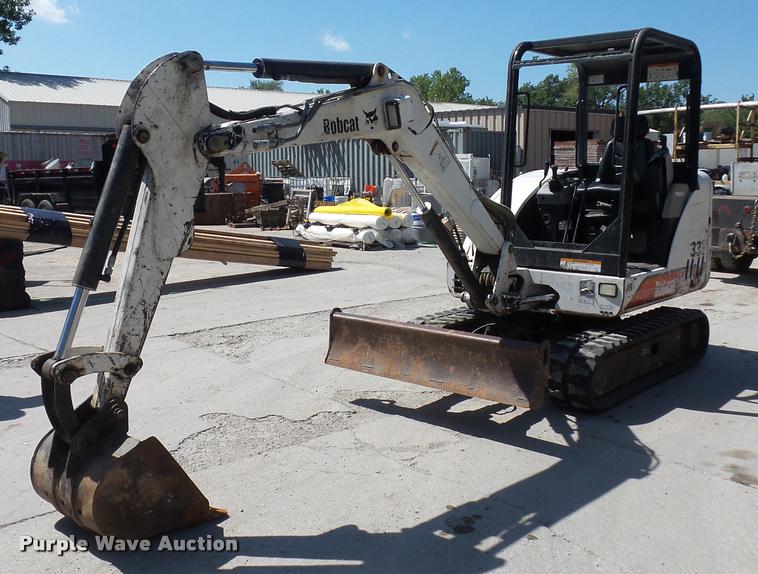 image for item BG9727 2003 Bobcat 331 compact excavator
