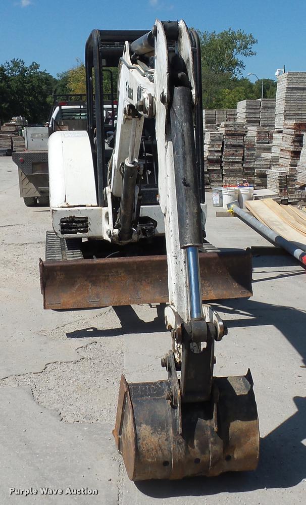 image for item BG9727 2003 Bobcat 331 compact excavator