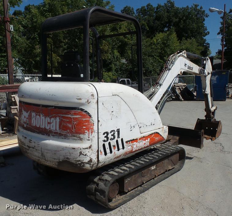 image for item BG9727 2003 Bobcat 331 compact excavator