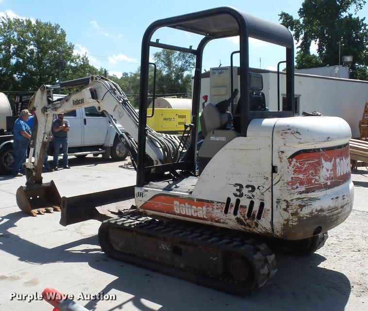 image for item BG9727 2003 Bobcat 331 compact excavator