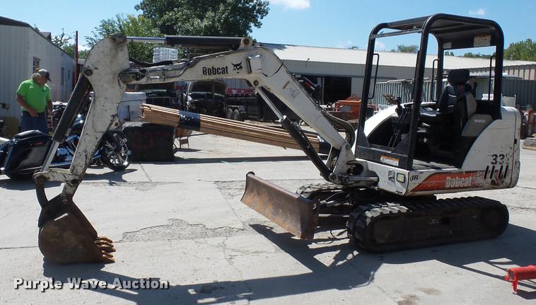 image for item BG9727 2003 Bobcat 331 compact excavator