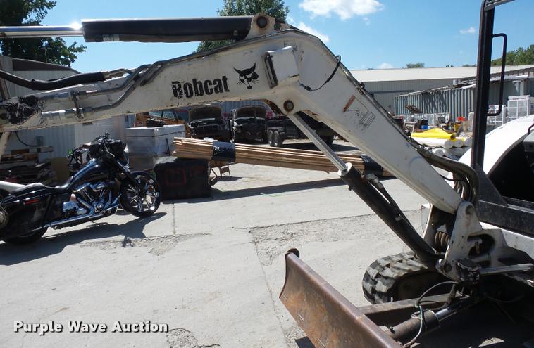 image for item BG9727 2003 Bobcat 331 compact excavator