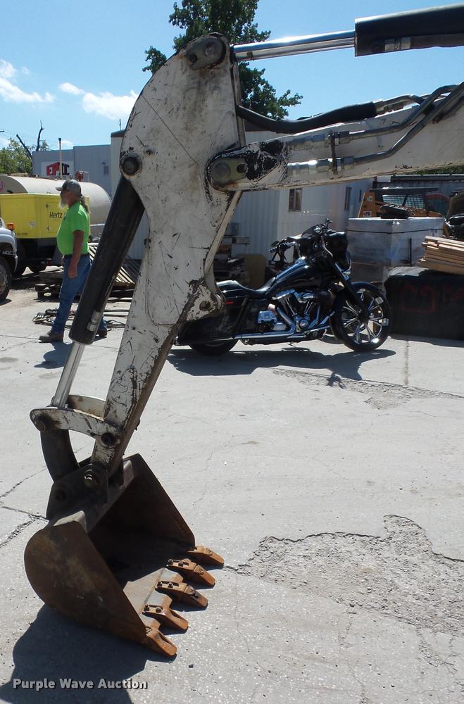 image for item BG9727 2003 Bobcat 331 compact excavator