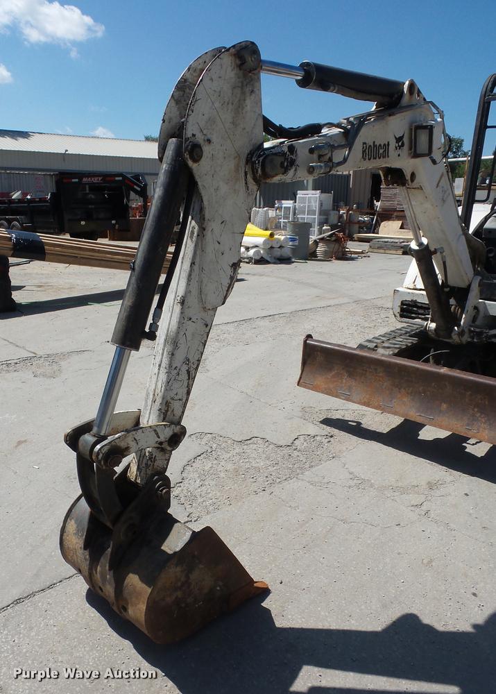 image for item BG9727 2003 Bobcat 331 compact excavator
