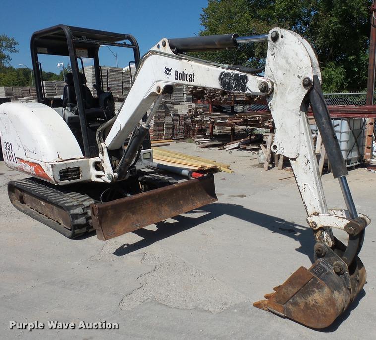 image for item BG9727 2003 Bobcat 331 compact excavator