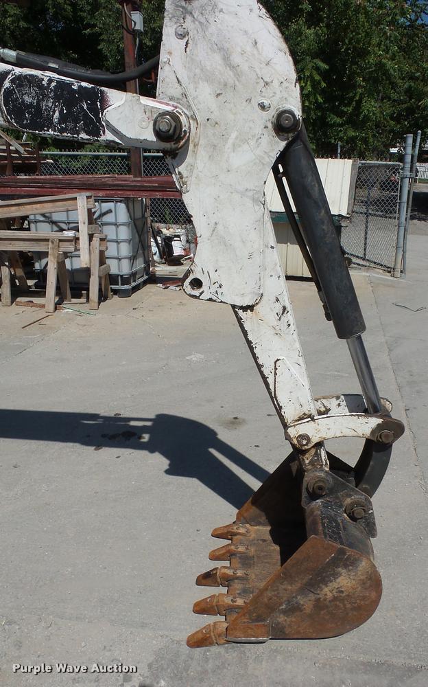 image for item BG9727 2003 Bobcat 331 compact excavator