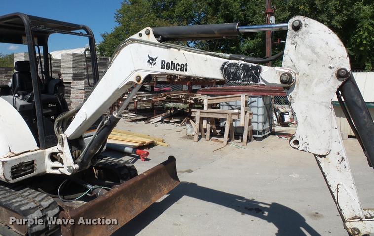image for item BG9727 2003 Bobcat 331 compact excavator