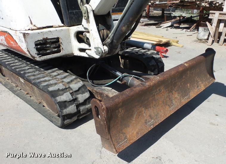 image for item BG9727 2003 Bobcat 331 compact excavator