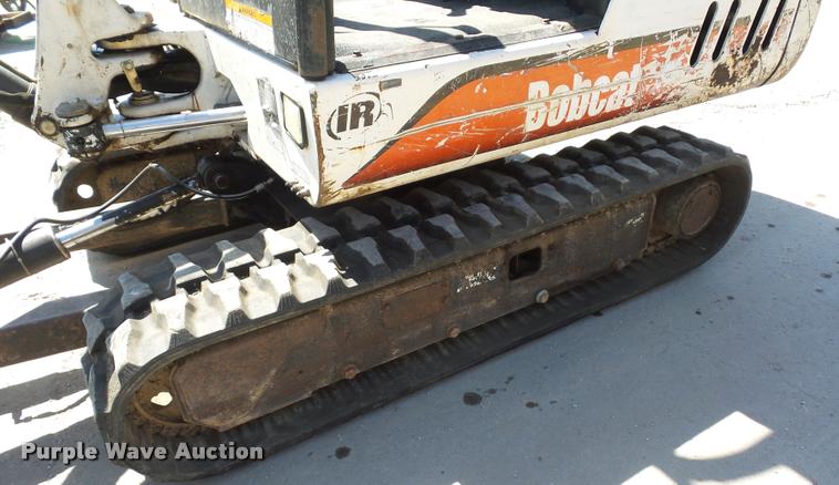 image for item BG9727 2003 Bobcat 331 compact excavator